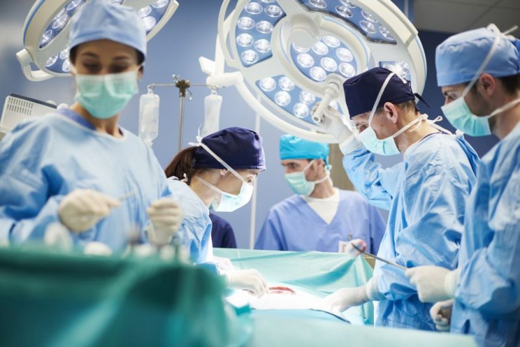 Chirurgia minimalnie inwazyjna: Zalety i ograniczenia